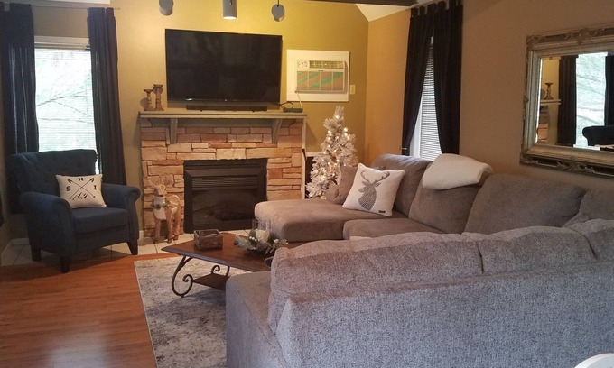 Clymer Condo | Experience Peek 'N Peak Ski & Golf Condo Near Lift 8