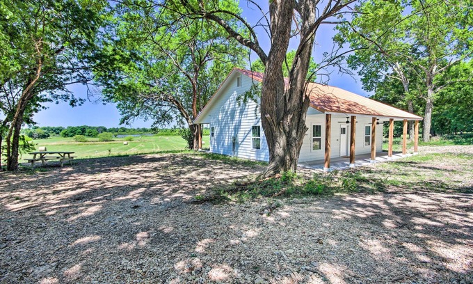 Grove Cabin | Stylish Cabin Retreat Near Grand Lake o' the Cherokees!