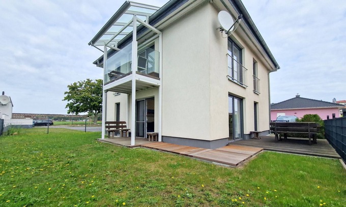 Peenemuende Apartment | Peenemünde Retreat: Guest Rated 10/10 with Ocean Views