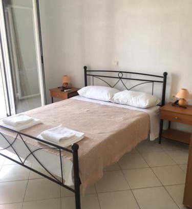 Artemisio Apartment | Pet-Friendly Pefki Apartment 6 for Families and Travelers