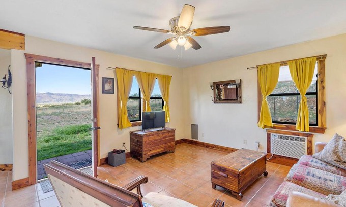 Alpine House | Elevate Your Stay at Peggy's View with Mountain Serenity