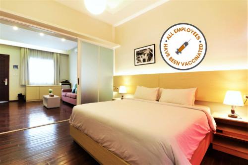 Jakarta House | Relaxing Pejaten Valley Residence with Ocean View Amenities