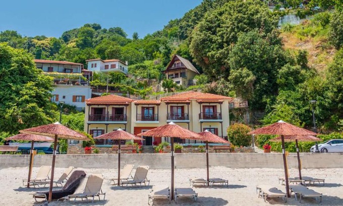 Papa Nero Hotel | Pelagos Hotel: Oceanfront Bliss with Perfect 10 Reviews