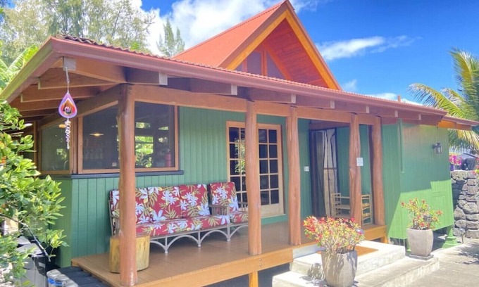 Kehena Apartment | Cozy Seaview Retreat by Black Sand Beach & Kalani
