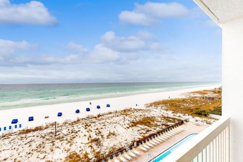 Destin Apartment | Oceanfront Pelican Beach Resort with Family-Friendly Amenities