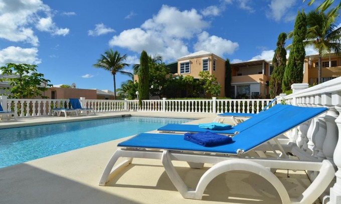 Pelican Key Apartment | Pelican Pearl: Family-Friendly Oceanfront Escape Awaits