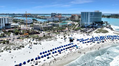 Clearwater Beach Hotel | Experience Oceanfront Comfort at Pelican Pointe Hotel