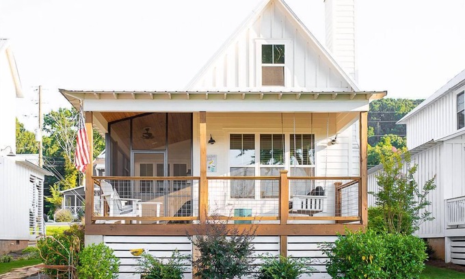 Guntersville House | Discover Pelican's Perch at River Rocks Plantation Retreat