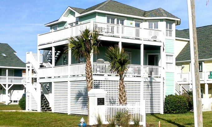 North Carolina Coast House | Pelican's Perch: Oceanfront Bliss with Unmatched Views