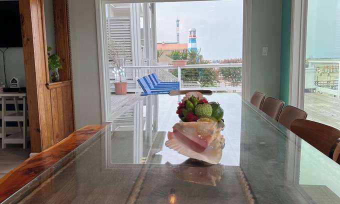 Clear Lake Shores House | Discover Kemah Boardwalk Pelicans Landing Rentals - 9.8/10!