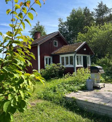 Salo Ski Chalet | Pet-Friendly Retreat at Peltosaaren Luomulammastila