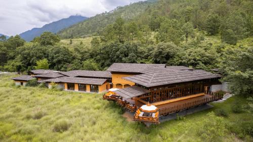 Punakha Resort | Discover Pemako Punakha: Oceanfront Resort with Spa & Pool