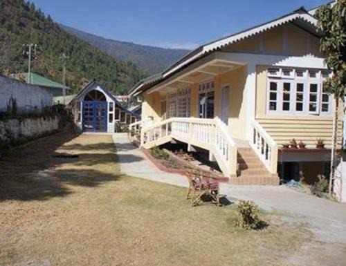 Bomdila Hotel | Budget-Friendly Pemaling Lords Inn Dirang with Great Amenities