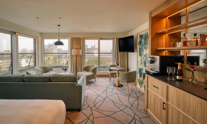 Kilkenny City Centre Hotel | Discover Pembroke Hotel: 4-Star Stay with Spa & Dining