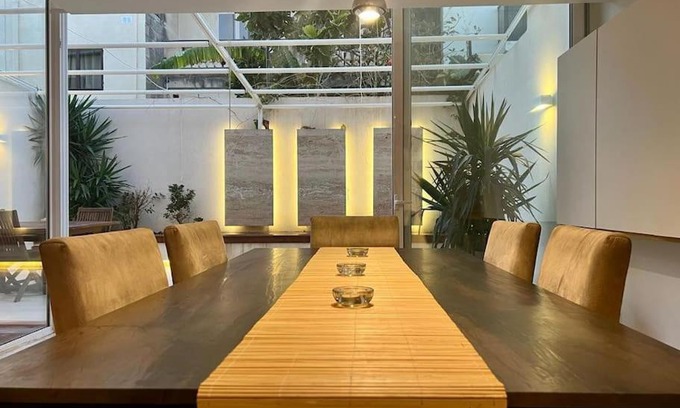 St. Andrew's Apartment | Experience Pembroke St Julians: 4-Star Oceanfront Comfort