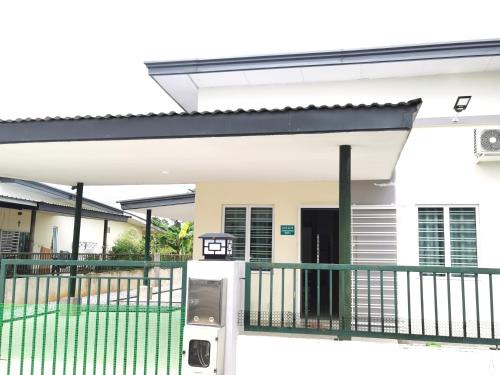Siburan Apartment | Family-Friendly Escape at Pen Kyu House: 9.5/10 Rated