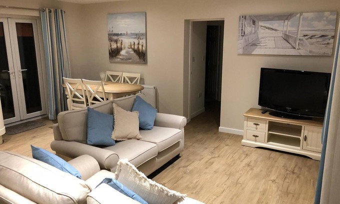 Prestatyn Cottage | PEN Y FFRITH LODGE, pet friendly, with a garden in Prestatyn