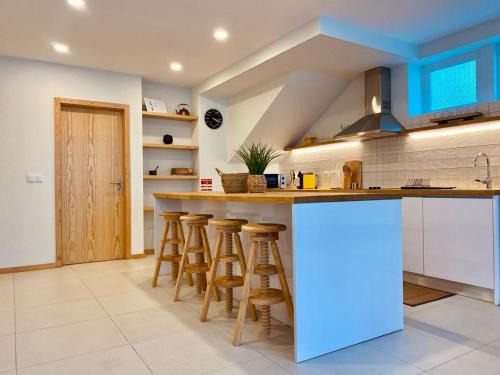 Espinho House | Beachfront Comfort at Penagoda Beach House for Families