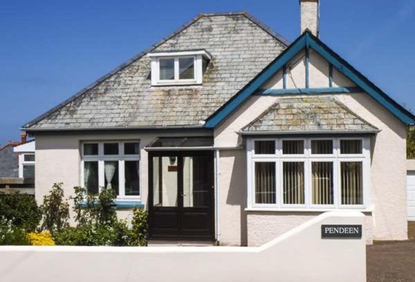 Wadebridge House | Guest Rated 9.7: Pendeen with Family-Friendly Amenities
