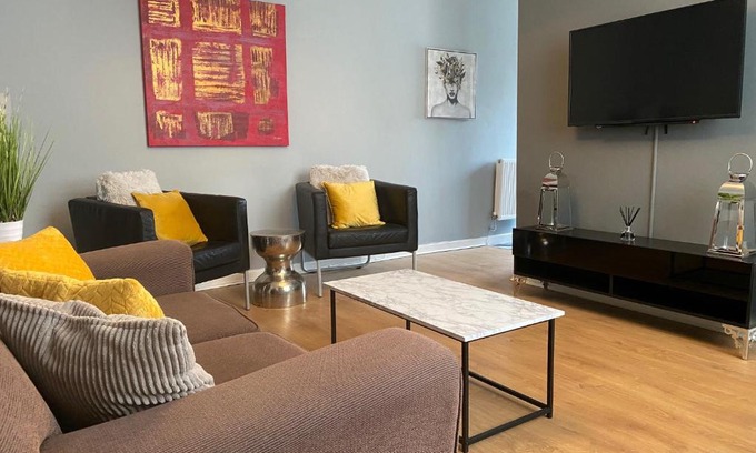 Colwyn Bay Apartment | Discover Pendle House Apartment 1: Family-Friendly Retreat