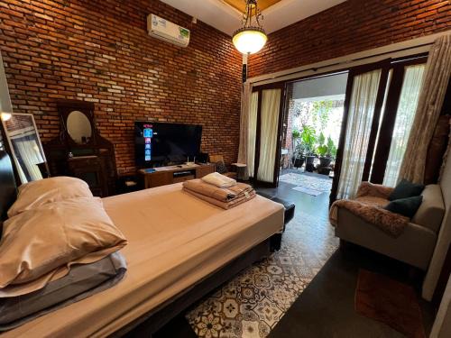 Bekasi House | Pendopo Nilam Den Erwin
