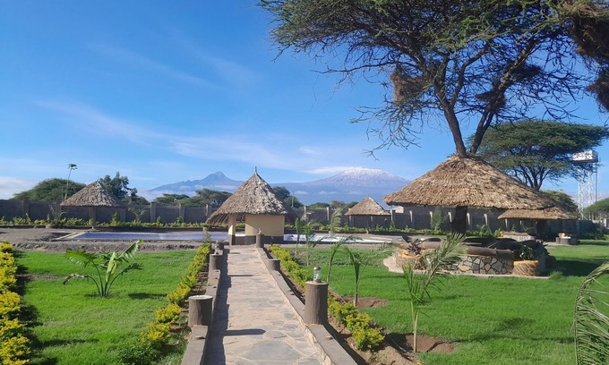 Kimana Hotel | Discover Penety Amboseli Resort: Pool, Spa & Family Fun