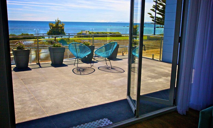 Penguin Apartment | Perfect Retreat at Penguin Beachfront Apartments - 10/10 Rating