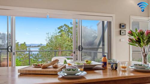 Culburra Beach Villa | Penguins Rest: Family-Friendly Retreat with Great Reviews