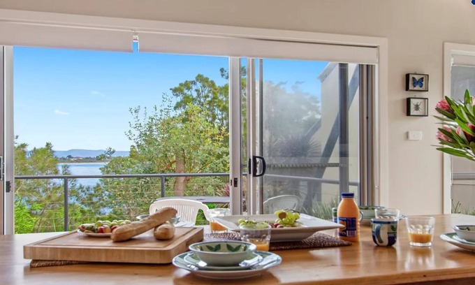 Culburra Beach Villa | Relax at Penguins Rest in Award-Winning Tilbury Cove