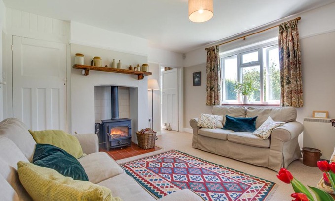 Abbess Roding House | Discover Family-Friendly Comfort at Penhill Cottage
