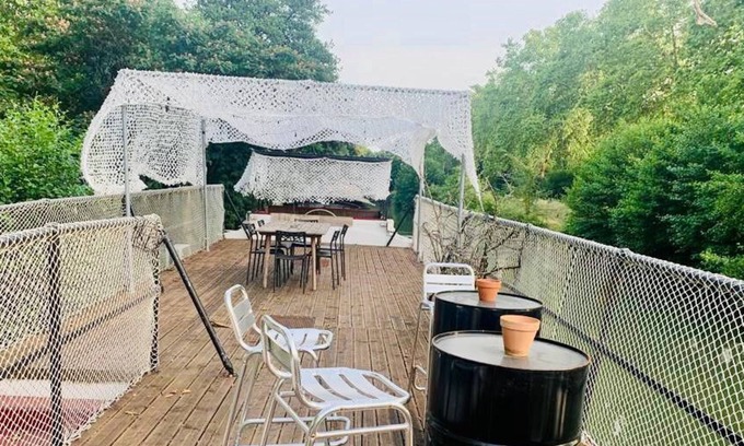 Minimes - Barriere de Paris Boat Rental | Inviting Peniche for 8 Near Toulouse with Spa & Breakfast