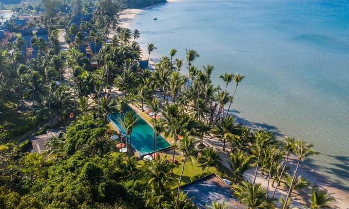 Klong Son Resort | Tranquil Peninsula Beach Resort with Oceanfront Views