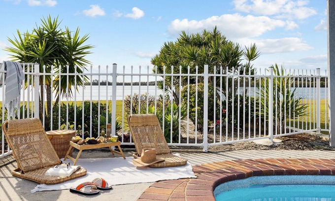 Yamba Apartment | Peninsula Court - Unit 9: Oceanfront Retreat with Pool