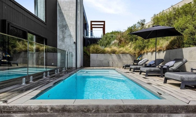 Fingal House | Inviting Peninsula Hot Springs Designer Home with Spa & Pool