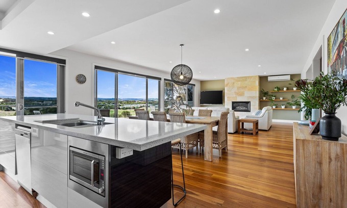 Fingal House | Oceanfront Bliss at Peninsula View House - Guest Rated 10/10