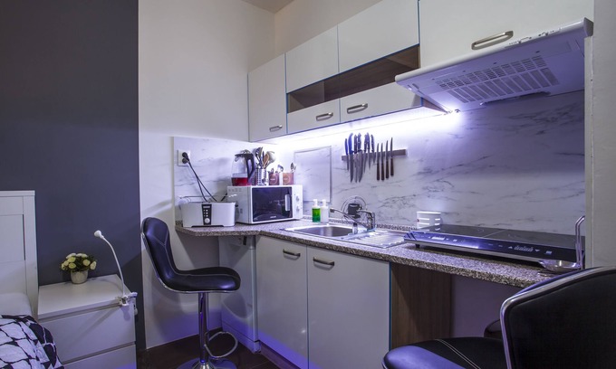 Bratislava Apartment | Comfortable Stay at Penmoor Creek - Petržalka with Breakfast