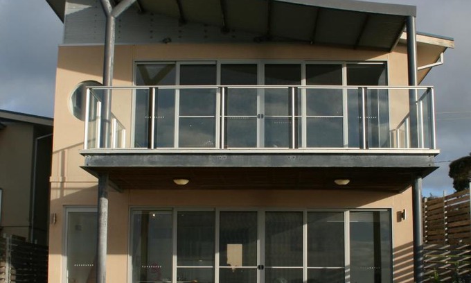 Penneshaw Apartment | Oceanfront Penneshaw Apartments with Ocean Views & Kitchen