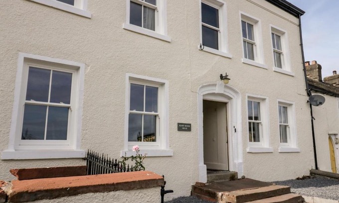 Penny Bridge House | Discover Penny Bridge House: 4-Star Pet & Child Friendly Stay
