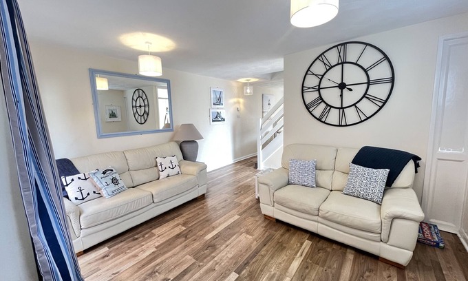 Portsmouth Cottage | Penny Cottage: Ideal Location Near Historic Dockyard & Cathedral