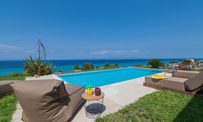 Pallini Villa | Penny Toroneus Edge by RentalsPro - Ηanioti