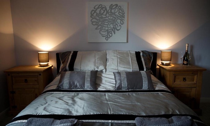 Machynlleth Bed & Breakfast | Explore Penrhosmawr: Child-Friendly Retreat with High Ratings