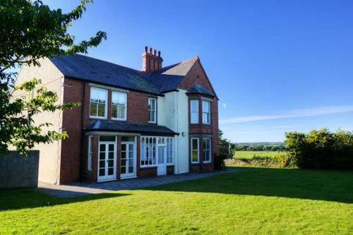 Bodorgan House | Discover Penrhyn Halen: Ideal for Families and Pets