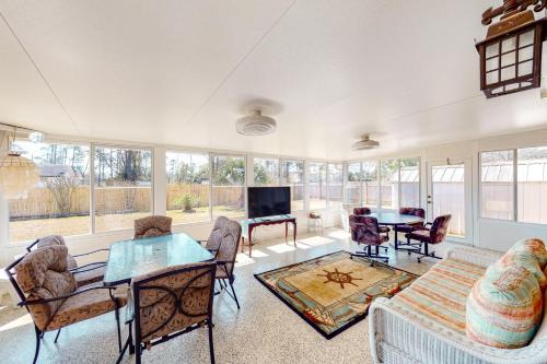 Ono Island House | Explore Pensacola Hideaway: Family-Friendly Oasis