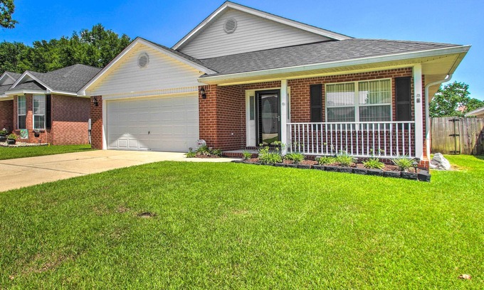 West Pensacola House | Pensacola Home ~ 2 Mi to Perdido Bay Beaches!