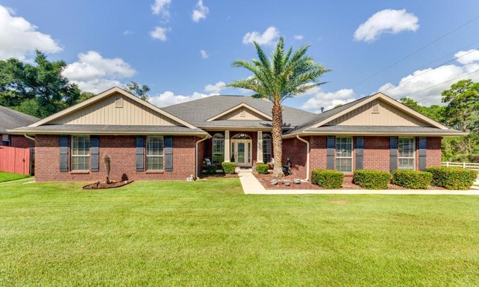 Brent House | Relaxing Pensacola Retreat with Private Lanai & Family Amenities