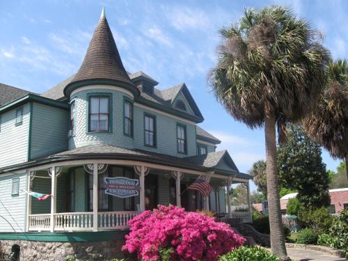 Downtown Bed & Breakfast | Discover Pensacola Victorian Bed & Breakfast - Rated 9.1/10