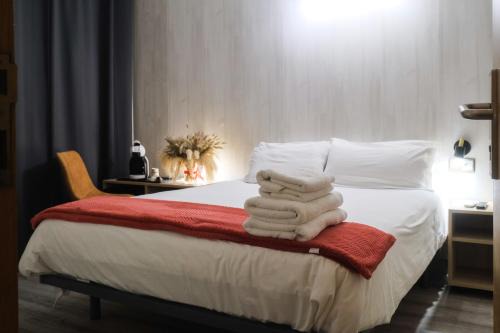 San Sebastian Centro House | Welcoming Pensión Artea with Family-Friendly Dining