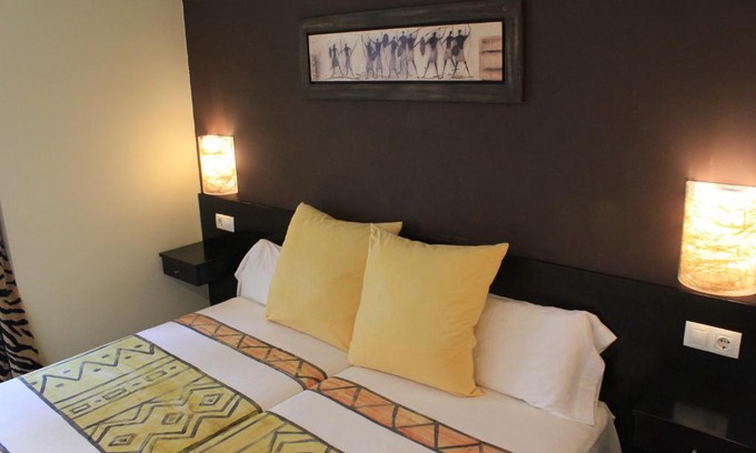 Old Town House | Budget-Friendly Pensión Basic Confort with Wheelchair Access