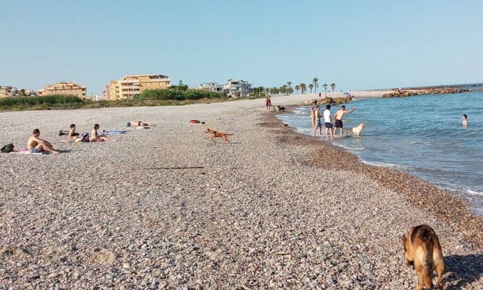 Moncofar Apartment | Guest Rated: Pensión Benavente with Oceanfront Views
