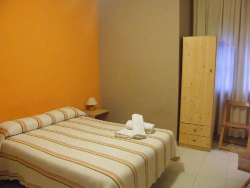 Romareda House | Family-Friendly Escape at Pensión Corona - Rated 7.8/10